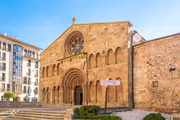 Pohled na kostel Santo Dominga v Sorii-Španělsko — Stock fotografie