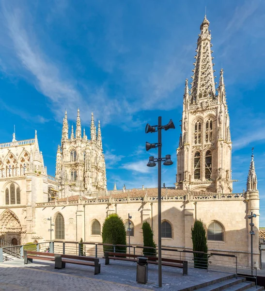 Vista en las Torres de la Catedral de Santa María de Burgos - España —  Fotos de Stock