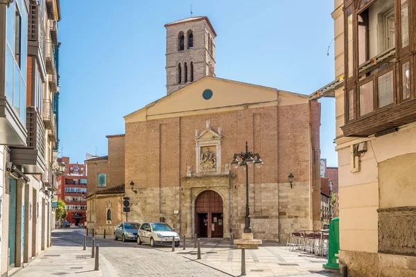 San Martins kyrka på gatorna i Valladolid-Spanien — Stockfoto