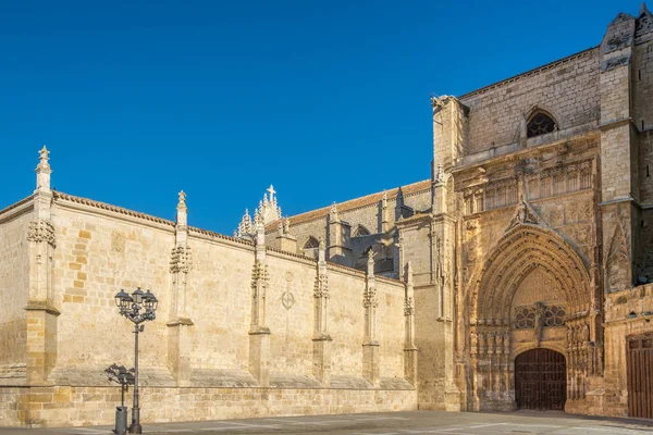 View at the Cathedral of Saint Antonius in Palencia - Spain — Stock Photo, Image