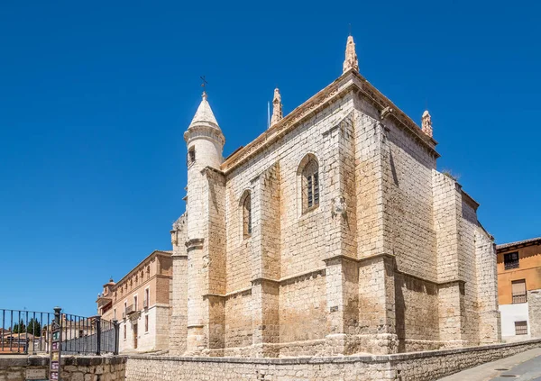Вид на церковь Сан-Феолин в городе Тордезильяс, Испания — стоковое фото