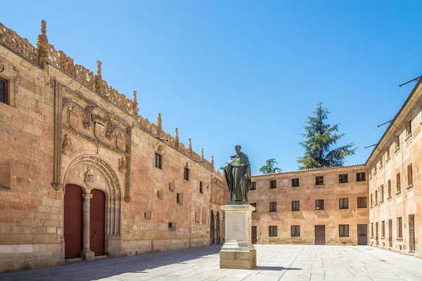 Vista en el Patio de la Universidad de Salamanca - España — Foto de Stock