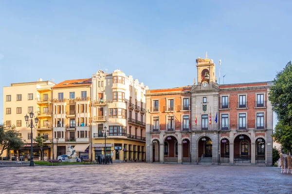 Bürgermeister Platz mit Rathaus Gebäude von zamora in Spanien — Stockfoto