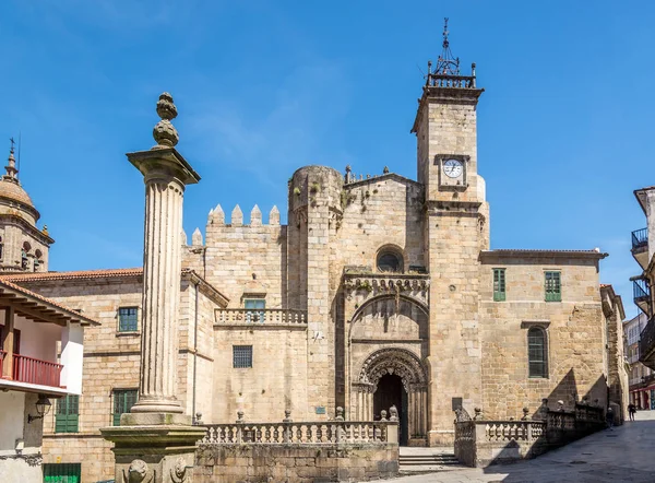 Bekijk op het portaal van de Sint-Martinus kathedraal van Ourense in Spanje — Stockfoto
