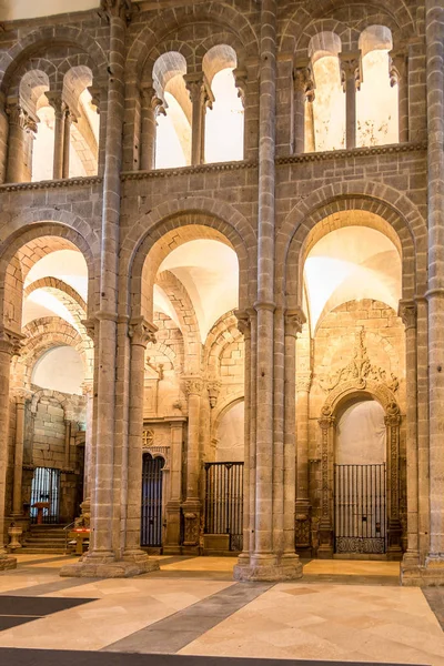 圣地亚哥德孔波斯特拉大教堂内部 - 西班牙 — 图库照片