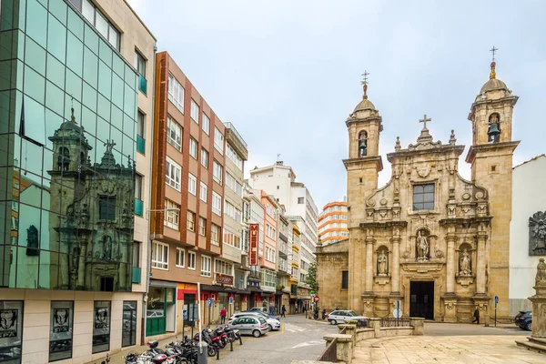 Iglesia de San Jorge en las calles de A Coruna en España — Foto de Stock