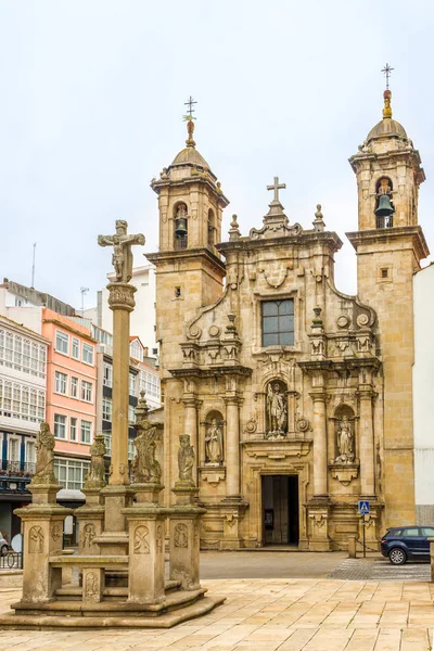 Utsikt över kyrkan San Jorge på gatorna i en Coruna i Spanien — Stockfoto