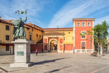 Leon -İspanya'daki San Isidoro Müzesi Binası'na Bakış.