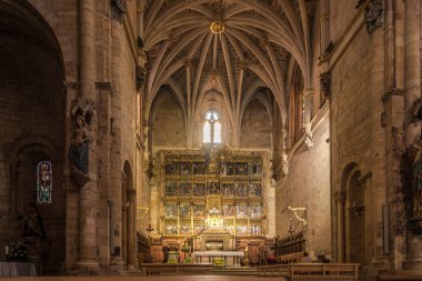 Leon San Isidoro Bazilikası Sunağı Görünümü - İspanya