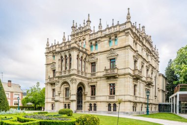 Victoria-Gasteiz, İspanya'daki Sanat Müzesi binasında manzara