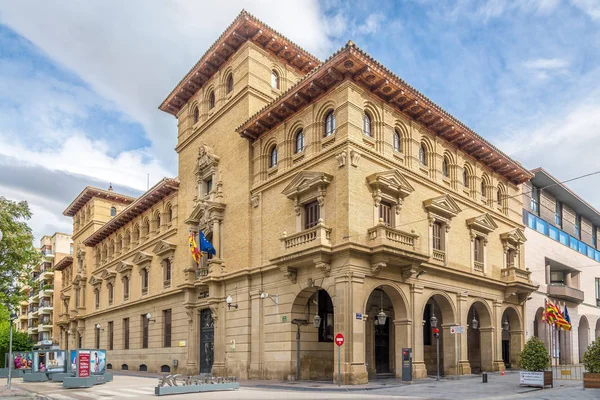 Edifício administrativo estadual no Navarra Place em Huesca - Espanha — Fotografia de Stock