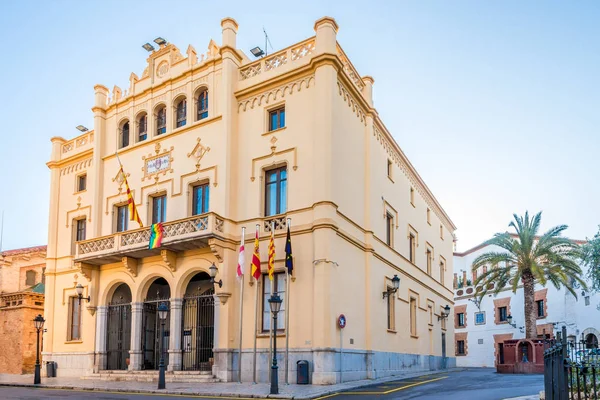 Vista para o Edifício da Câmara Municipal em Sitges - Espanha — Fotografia de Stock