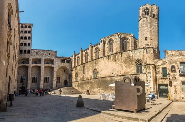 Utsikt vid kapellet Santa Agata i Barcelona-Spanien — Stockfoto