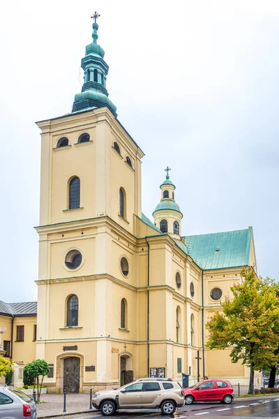 Vista a la Basílica de la Asunción de la Santísima Virgen María en Rzeszow - Polonia —  Fotos de Stock