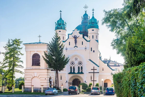 Vista de la Iglesia greco-católica en las calles de Jaroslaw en Polonia —  Fotos de Stock