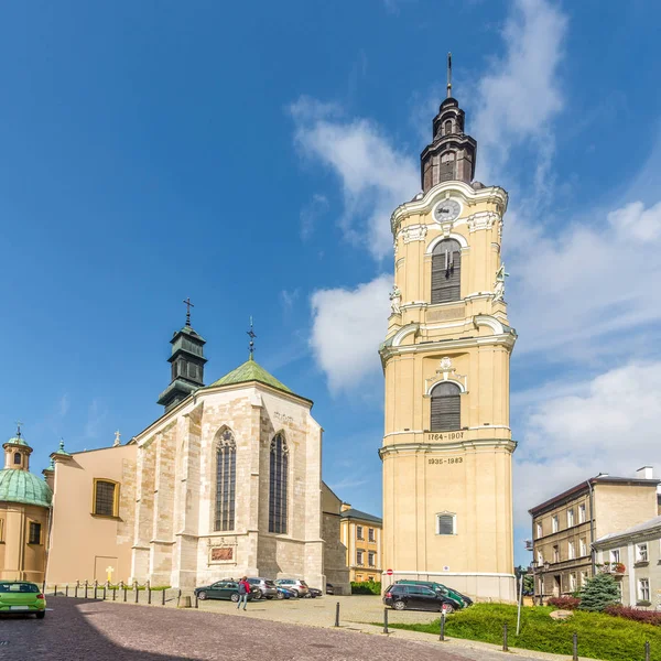 Vue de la cathédrale avec tour de l'horloge à Przemysl - Pologne — Photo