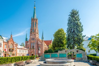 Grybow - Polonya küçük kasabasındaki Bazilika binasının manzarası