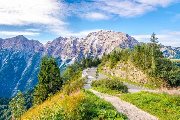 Vista en el Peek (Hoher Goll 2522m) desde Rossfeld Panorama Road en Alemania —  Fotos de Stock