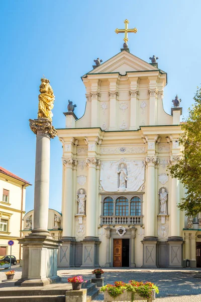 Vista de la iglesia de San Pedro y Pablo en Ptuj - Eslovenia —  Fotos de Stock