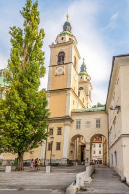 Slovenya'da Ljubljana sokaklarında Katedral'de görünümü