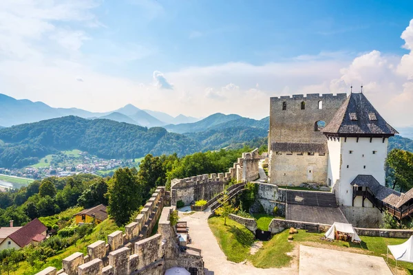 Beskåda på den gammala Catlen av Celje i Slovenien — Stockfoto