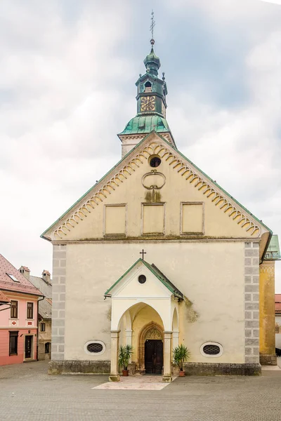 Θέα στην εκκλησία του Αγίου Ιακώβ στη Σκοφά Λόκα-Σλοβενία — Φωτογραφία Αρχείου