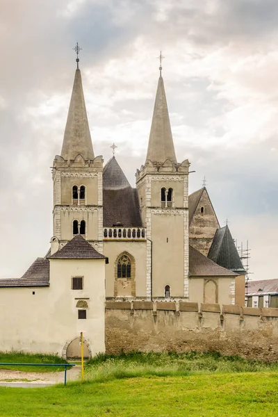 スロバキアのSpisske PodhradieのSaint Martin大聖堂での眺め — ストック写真