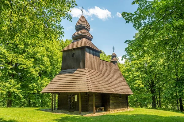 Vista Iglesia Madera Santa Nikola Ruska Bystra Pueblo Eslovaquia — Foto de Stock