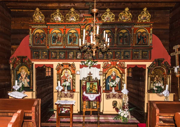 Svidnik Slovakia 6月9 2020 村ノヴァポリアンカから聖Paraskevaの木造教会の内部を表示します 宝暦13年 1763年 — ストック写真