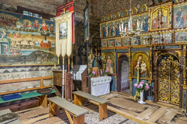 コザニ スロヴァキア 2020年6月9日 コザニ村のシメオンと主との出会いの木造教会の内部をご覧ください 宝暦10年 1760年 — ストック写真