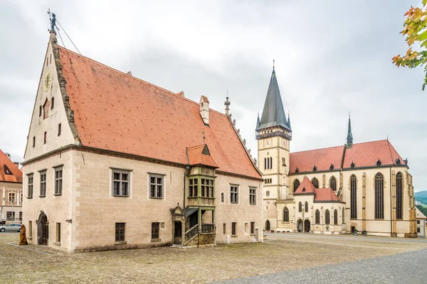 Vista Ayuntamiento Con Basílica San Egidio Ayuntamiento Bardejov Eslovaquia —  Fotos de Stock