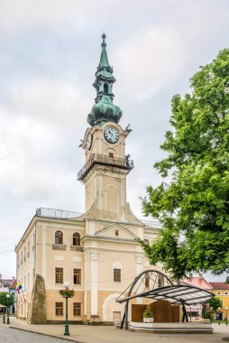 Kezmarok - Slovakya sokaklarındaki belediye binasına bakın