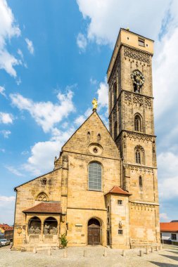 Almanya 'da Bamberg caddelerinde Meryem Ana Kilisesi' ne bakın.