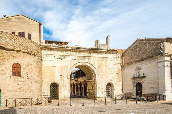 Vista Antiguo Edificio Augustus Arch Fano Italia — Foto de Stock