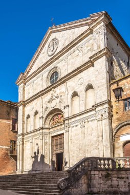 İtalya 'da Montepulciano sokaklarındaki Aziz Agostino Kilisesi' ne bakın.