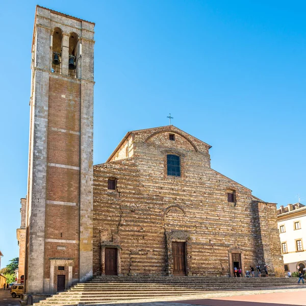 2020年9月5日 意大利蒙特普尔卡诺 Montepulciano 蒙特普尔恰诺的圣玛利亚大教堂景观 蒙特普尔恰诺是一座中世纪和文艺复兴时期的山地城镇和意大利的公社 — 图库照片