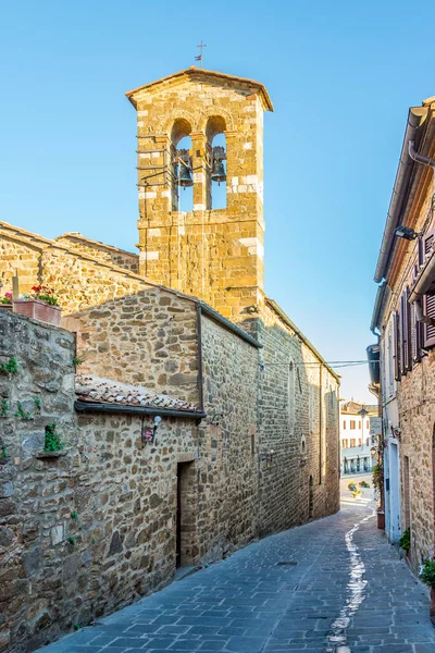 蒙塔利诺 意大利 2020年9月5日 早晨在蒙塔利诺大街上 蒙塔尔西诺是意大利中部托斯卡纳锡耶纳省的一个小城镇和乡镇 — 图库照片