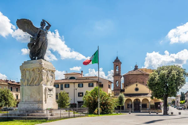 Empoli Włochy Wrzesień 2020 Widok Pomnik Wojny Kościołem Del Pozzo — Zdjęcie stockowe