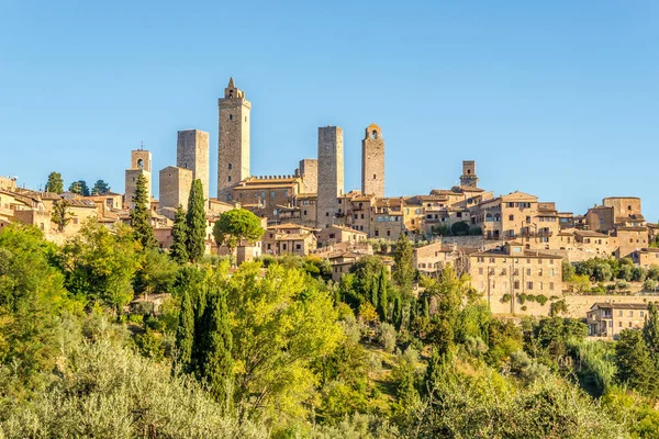 Talya San Gimignano Kasabası Ile Tepenin Zirvesine Bakın — Stok fotoğraf