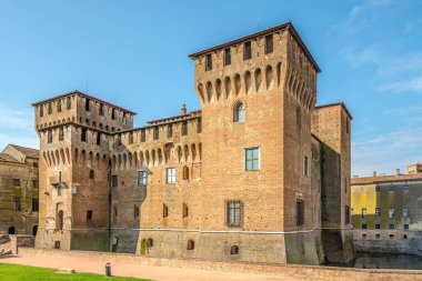 Mantova 'daki San George Kalesi' ne (Mantua) bak - İtalya