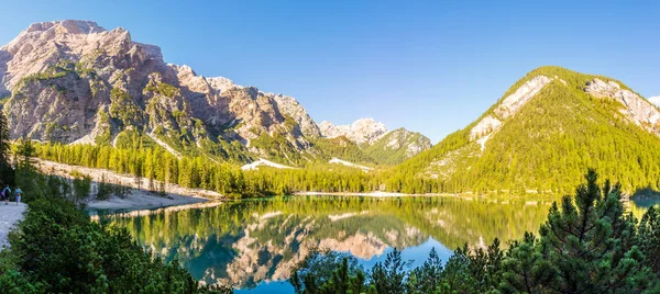 Vista Panorámica Naturaleza Montañosa Con Lago Braies Tirol Del Sur — Foto de Stock