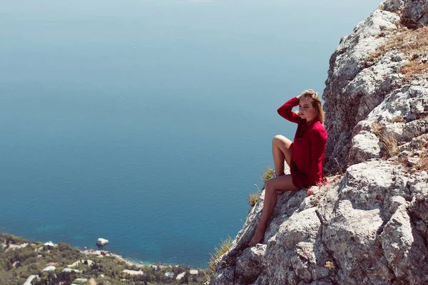 Flexible Girl Posing Mountains — Stock Photo, Image