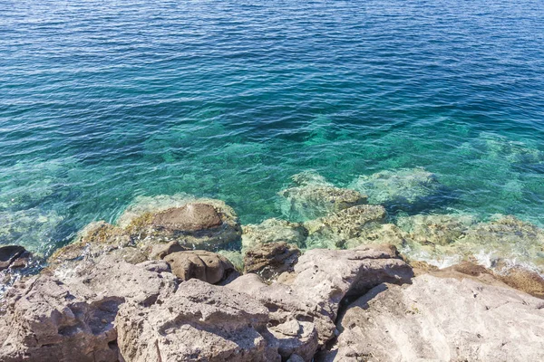 Turkuaz rengi yaz deniz