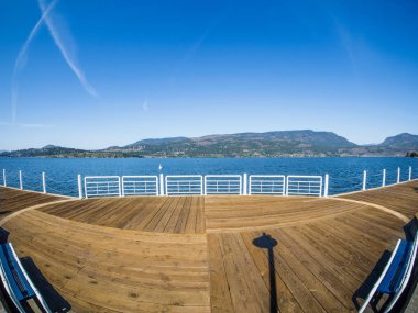 Kelowna, BC Okanagan Gölü sahil boyunca mesire