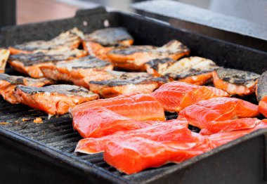 Somon mangalda ızgara