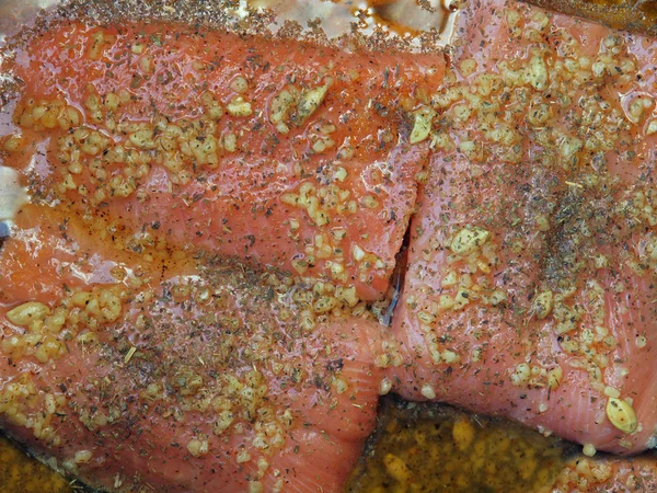 Filé de salmão marinado — Fotografia de Stock