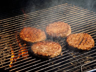 Izgaradaki Burgerler