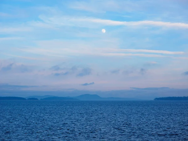 Vista del atardecer en la orilla en Sidney, Vancouver Island, British Co — Foto de Stock