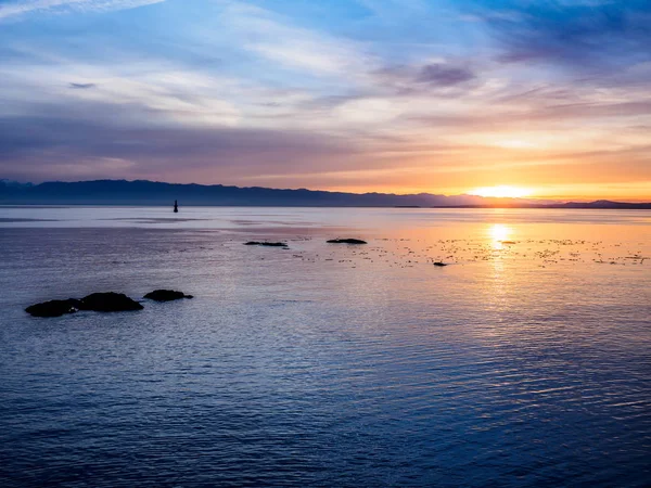 Victoria BC, Kanada 'da Breakwater gün batımı