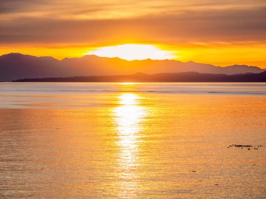 Victoria BC, Kanada 'da Breakwater gün batımı